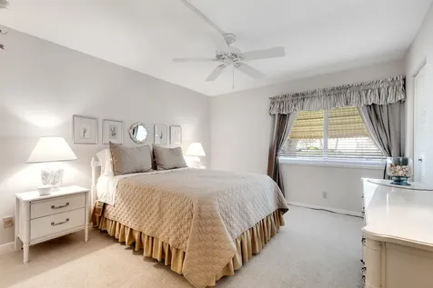 122 Lake Pine Circle Greenacres FL 33463