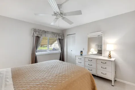 122 Lake Pine Circle Greenacres FL 33463