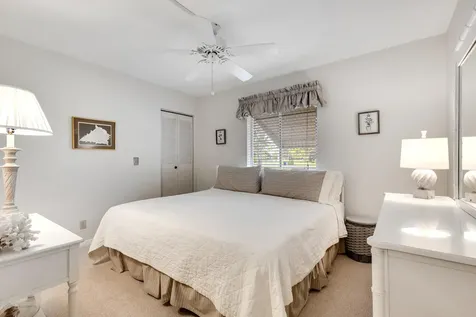 122 Lake Pine Circle Greenacres FL 33463