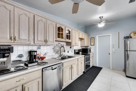 122 Lake Pine Circle Greenacres FL 33463