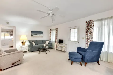 122 Lake Pine Circle Greenacres FL 33463