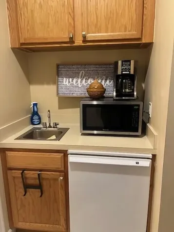 8290 Mulligan Circle Port Saint Lucie FL 34986