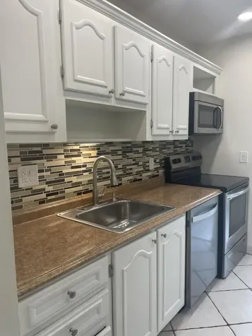 1 Abbey Lane Delray Beach FL 33446