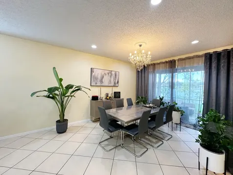 5152 Woodfield Way Coconut Creek FL 33073