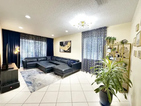 5152 Woodfield Way Coconut Creek FL 33073