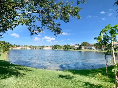 5152 Woodfield Way Coconut Creek FL 33073