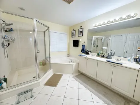 5152 Woodfield Way Coconut Creek FL 33073