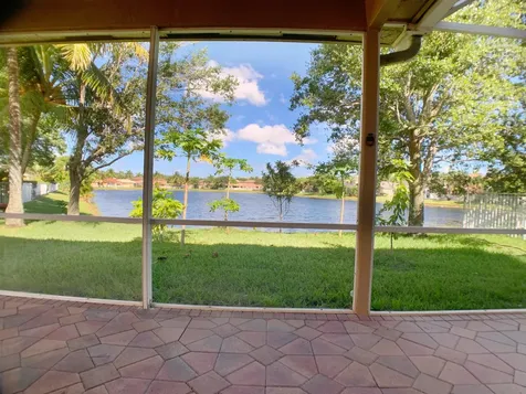 5152 Woodfield Way Coconut Creek FL 33073