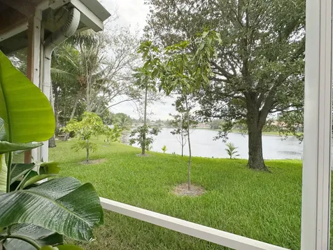 5152 Woodfield Way Coconut Creek FL 33073