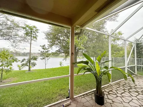 5152 Woodfield Way Coconut Creek FL 33073