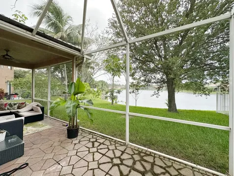 5152 Woodfield Way Coconut Creek FL 33073