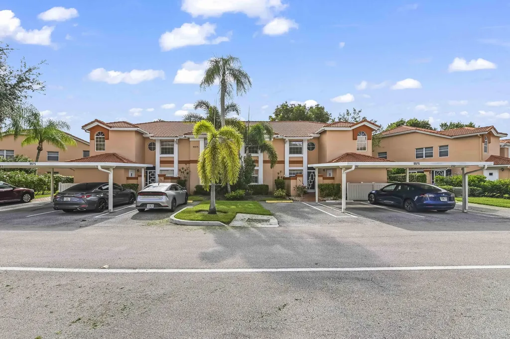 9975 Seacrest Circle Boynton Beach FL 33437