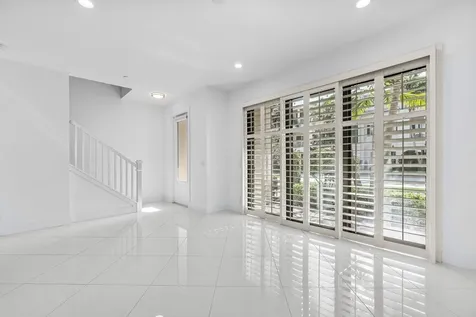7115 Edison Place Palm Beach Gardens FL 33418