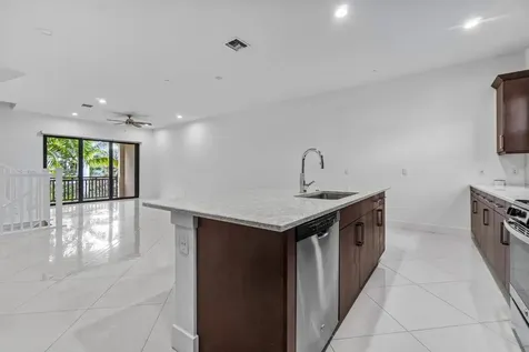 7115 Edison Place Palm Beach Gardens FL 33418