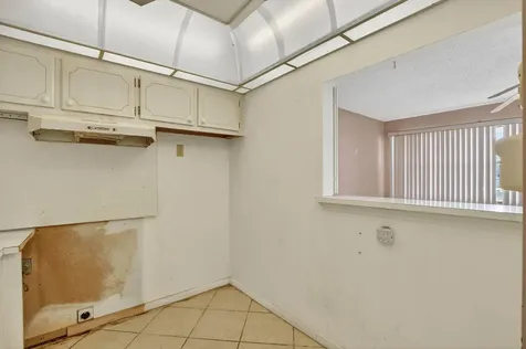 1018 Harwood C Deerfield Beach FL 33442