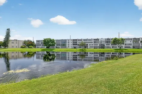 1018 Harwood C Deerfield Beach FL 33442