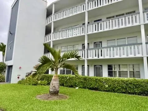 1018 Harwood C Deerfield Beach FL 33442