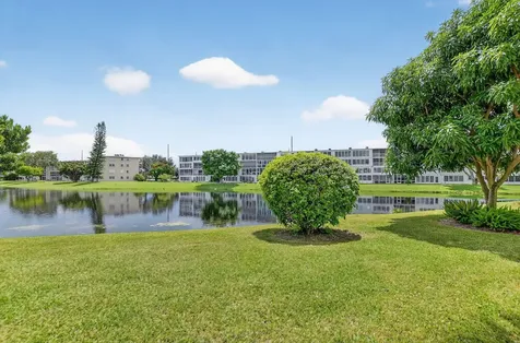1018 Harwood C Deerfield Beach FL 33442