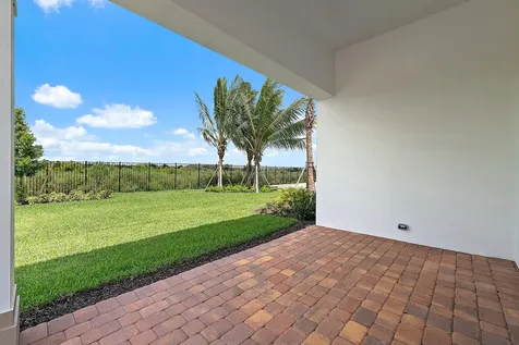 10724 Northbrook Circle Palm Beach Gardens FL 33412