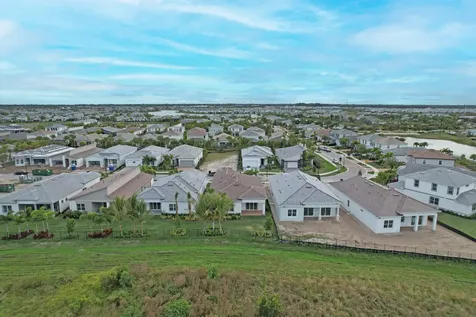 10724 Northbrook Circle Palm Beach Gardens FL 33412