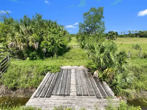 2761 E Road Loxahatchee Groves FL 33470