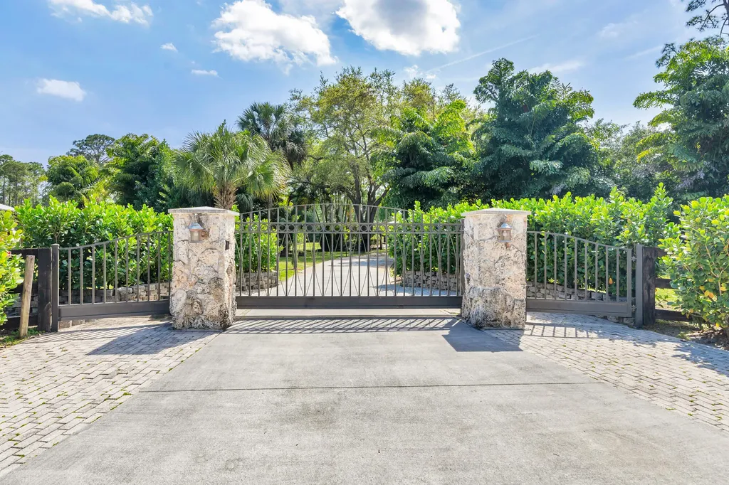 14204 Broken Wing Lane Palm Beach Gardens FL 33418