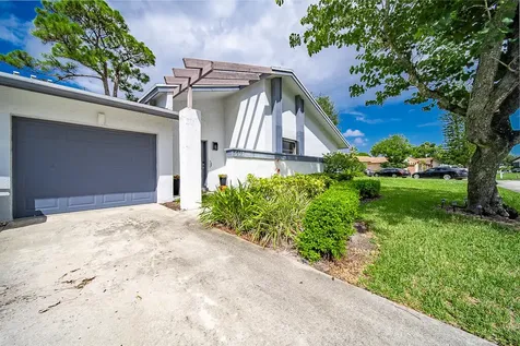 6117 Elsinore Circle Greenacres FL 33463