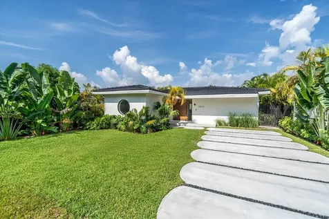7610 Bayside Lane Miami Beach FL 33141