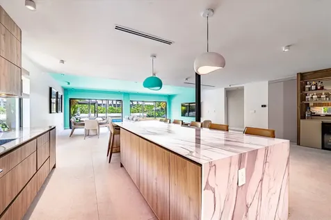 7610 Bayside Lane Miami Beach FL 33141