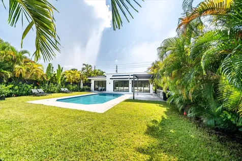 7610 Bayside Lane Miami Beach FL 33141