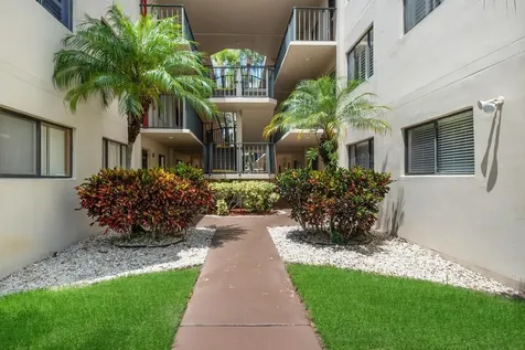 5310 Las Verdes Circle Delray Beach FL 33484