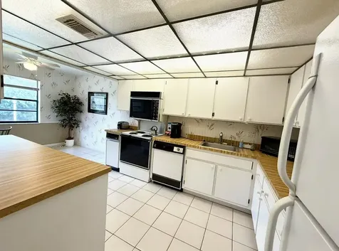 20 Westgate Lane Boynton Beach FL 33436