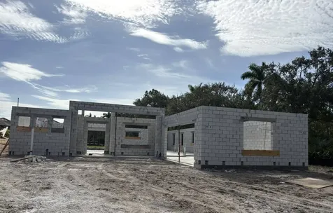 179 Se Via Lago Garda Port Saint Lucie FL 34952