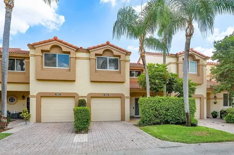 6684 Via Regina Boca Raton FL 33433