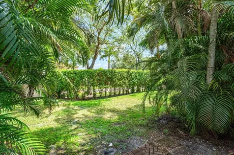 6684 Via Regina Boca Raton FL 33433