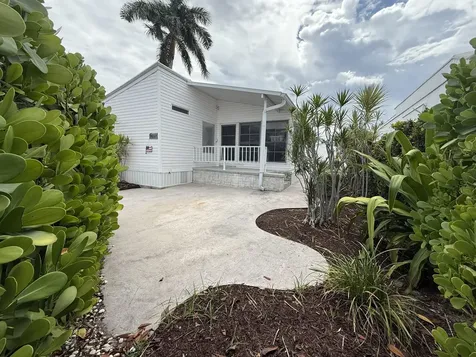 207 N Heron Drive Briny Breezes FL 33435