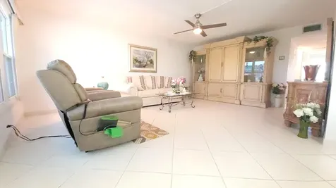 209 Greenbrier A West Palm Beach FL 33417