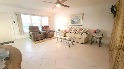 209 Greenbrier A West Palm Beach FL 33417