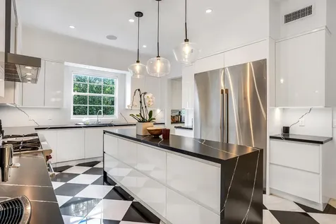 134 Casa Bendita Palm Beach FL 33480
