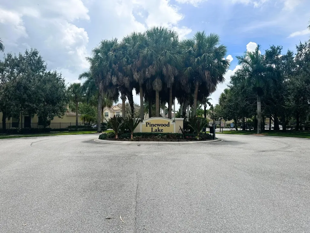 1031 Pinewood Lake Court Greenacres FL 33415