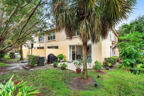 1031 Pinewood Lake Court Greenacres FL 33415