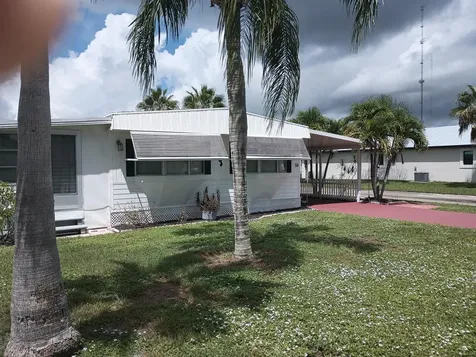 59 Golf Drive Port Saint Lucie FL 34952