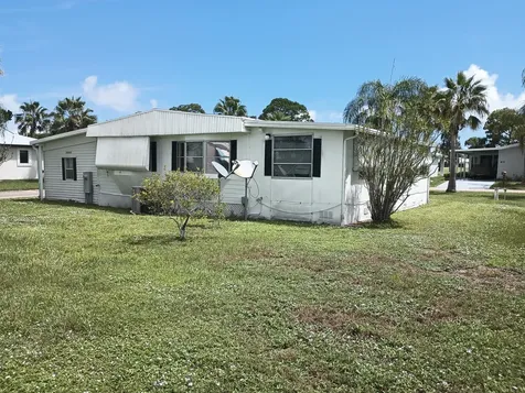 59 Golf Drive Port Saint Lucie FL 34952