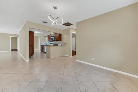 5001 Woodstone Circle Lake Worth FL 33463