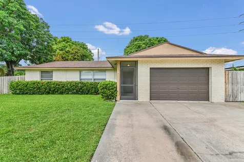 5001 Woodstone Circle Lake Worth FL 33463
