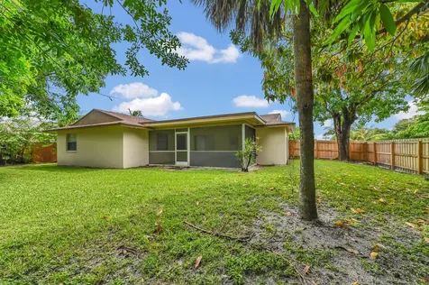 5001 Woodstone Circle Lake Worth FL 33463