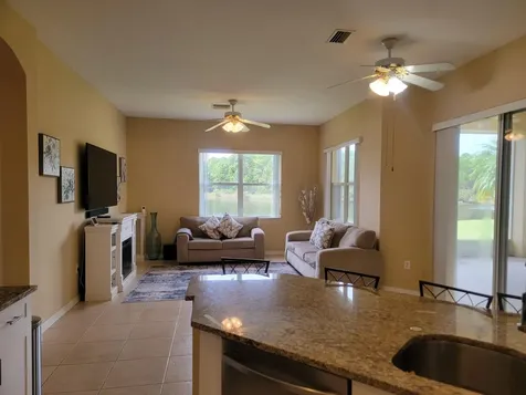 633 Sw Long Key Court Port Saint Lucie FL 34986