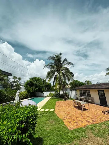 300 NE 7th Street Boca Raton FL 33432