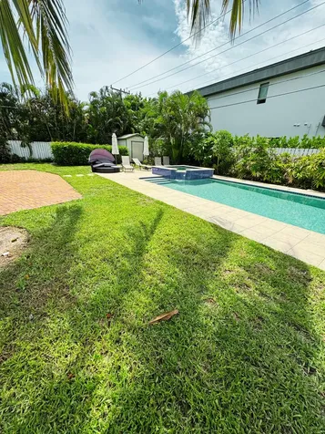 300 NE 7th Street Boca Raton FL 33432