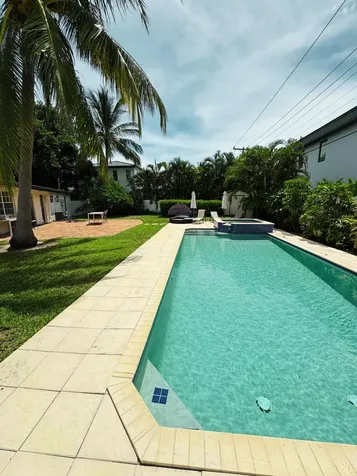 300 NE 7th Street Boca Raton FL 33432